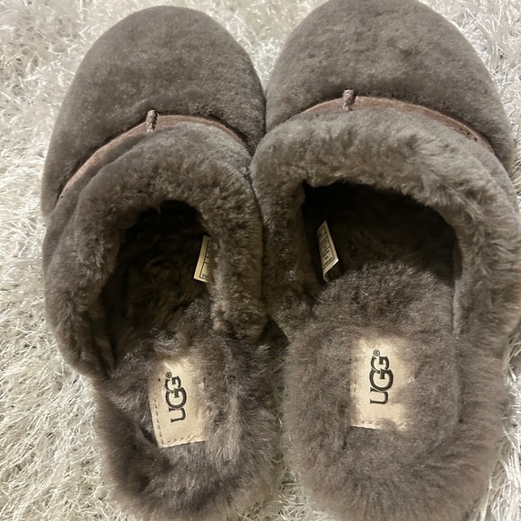 UGG Soft Brown Fuzzy Slippers - Picture 2 of 5
